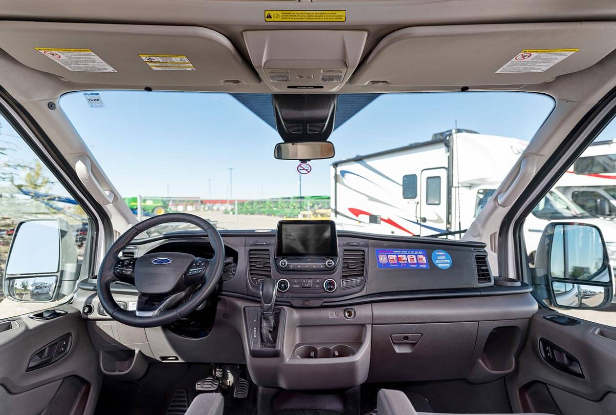 Driver cab in 澳洲幸运5开奖结果体彩网 CanaDream Deluxe Van Camper