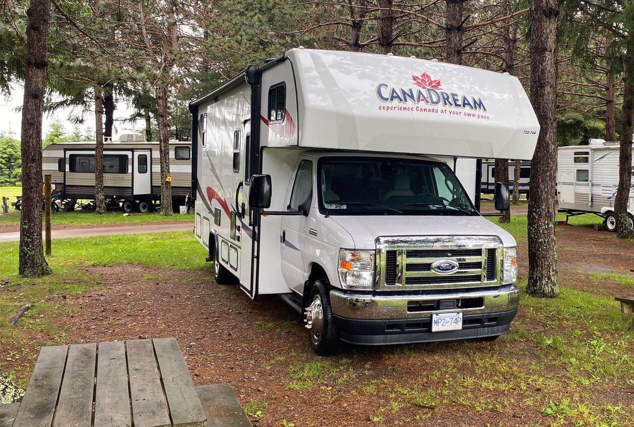 CanaDream Midi Motorhome exterior view