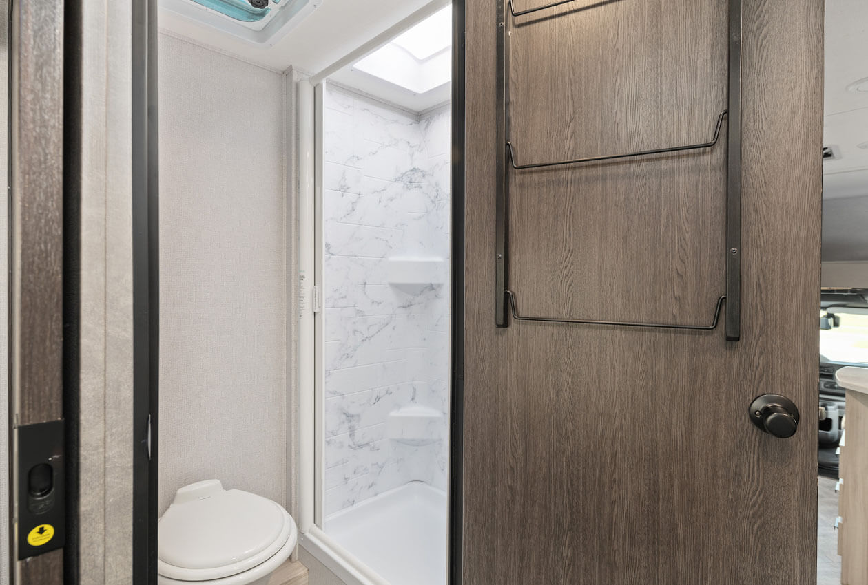 Bathroom in 澳洲幸运5开奖结果体彩网 CanaDream RV Midi Motorhome