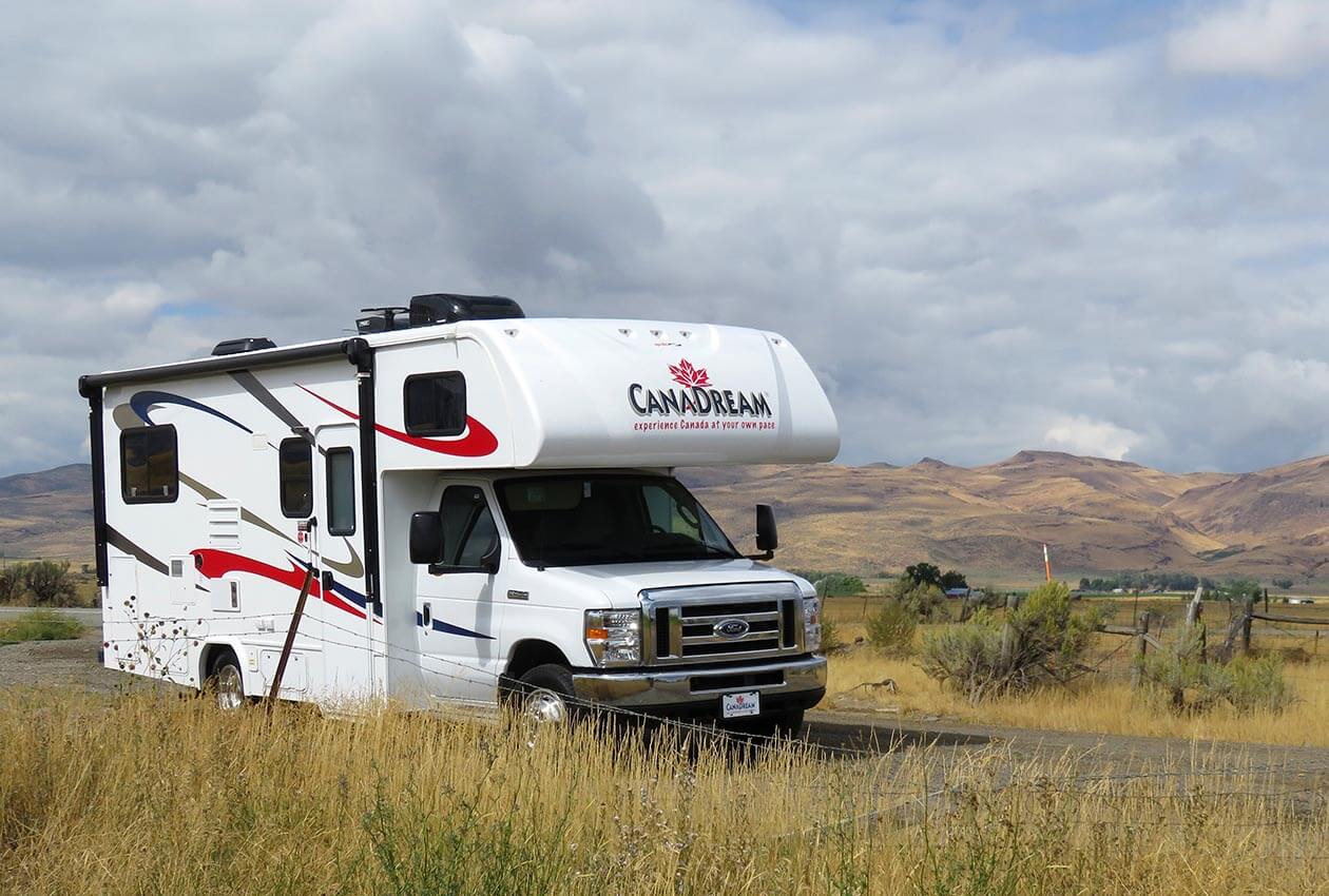 CanaDream Midi Motorhome exterior view