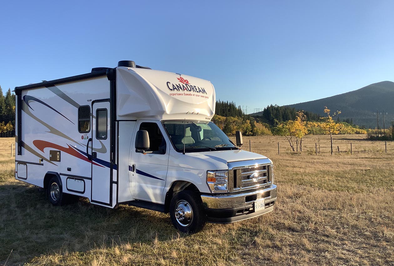 CanaDream SVC Super Van Conversion in mountains